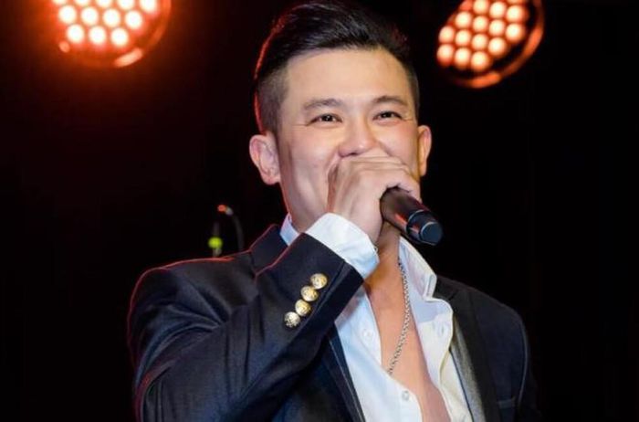 Lộ loạt tin nhắn Vân Quang Long gửi vợ như đang độc thoại trước khi qua đời