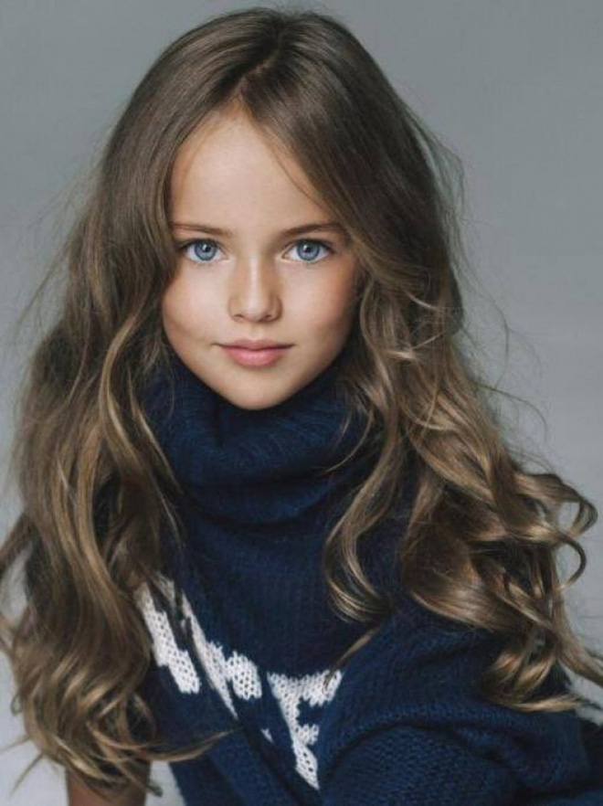 Women Daily Magazine từng vinh danh Christina Pimenova là 'bé gái đẹp nhất thế giới' năm cô 9 tuổi.