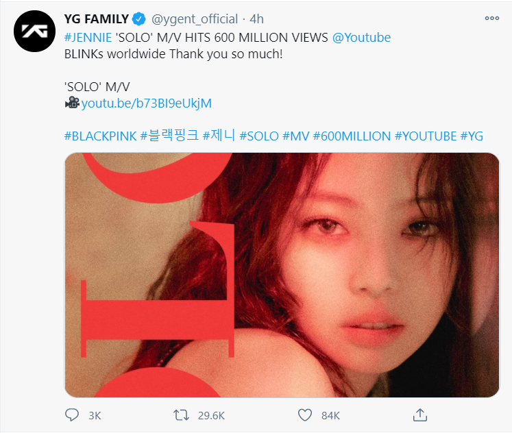 Bài chúc mừng thành tích Jennie của YG trên mạng xã hội.
