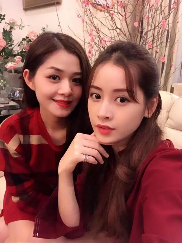 Thùy Vân thường khoe ảnh chụp cùng cô em gái nổi tiếng.