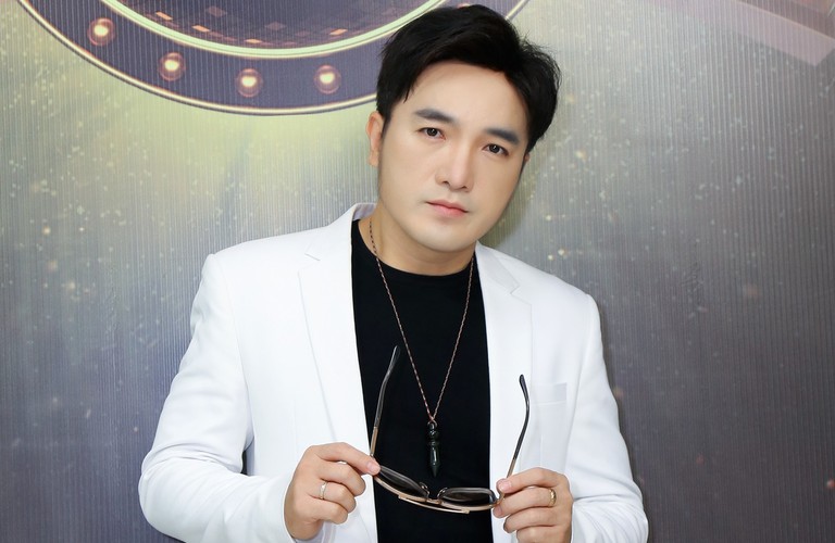 Ca sĩ Dương Ngọc Thái nhận nuôi con gái út của cố nghệ sĩ Vân Quang Long 