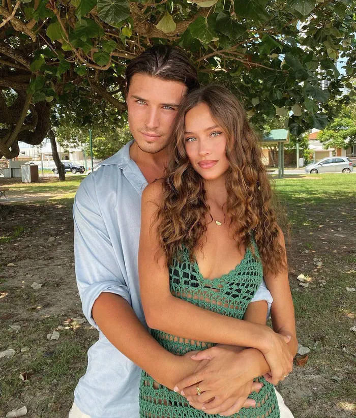 Isabelle Mathers cạnh bạn trai là nam người mẫu Harri Musumeci.