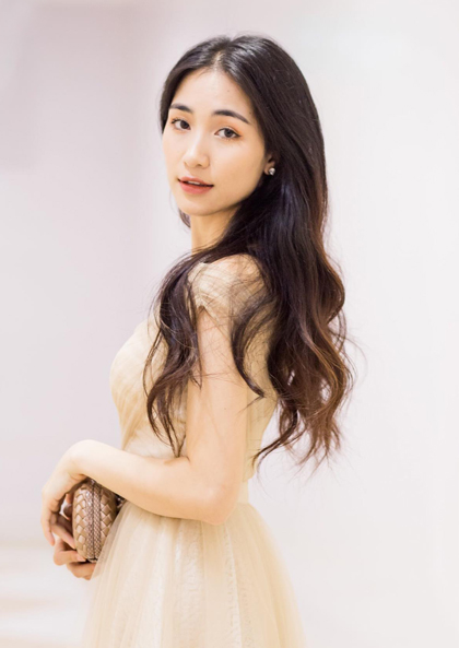 Hòa Minzy đang là một trong những nữ ca sĩ trẻ Việt được khán giả mến mộ nhất nhì hiện nay.