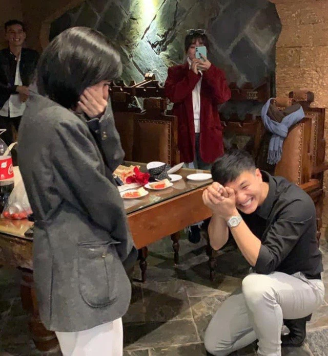Huỳnh Anh cầu hôn bạn gái vào đầu tháng 2 vừa qua.