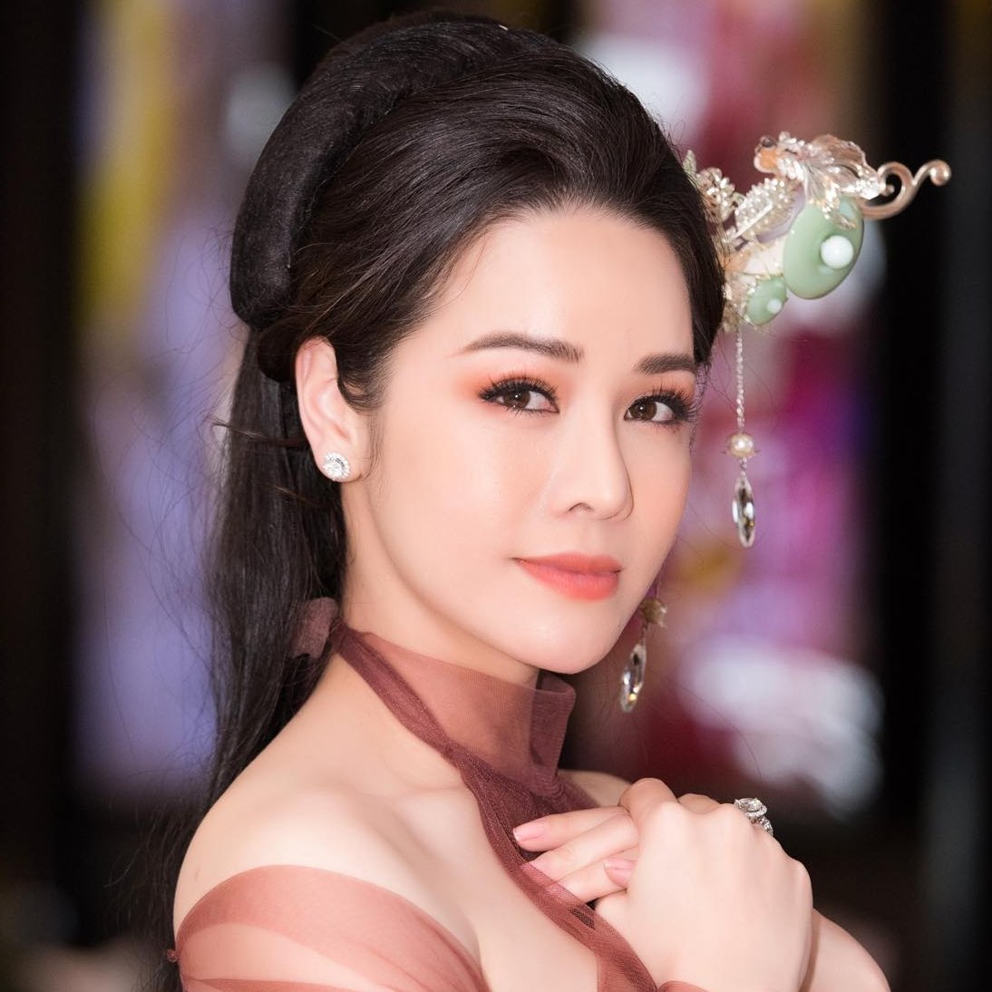 Nhật Kim Anh vốn là ca sĩ, diễn viên nổi tiếng với khán giả Việt