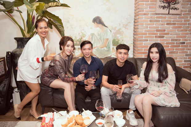 Hồ Quang Hiếu thường mời bạn bè đến nhà mình chơi.
