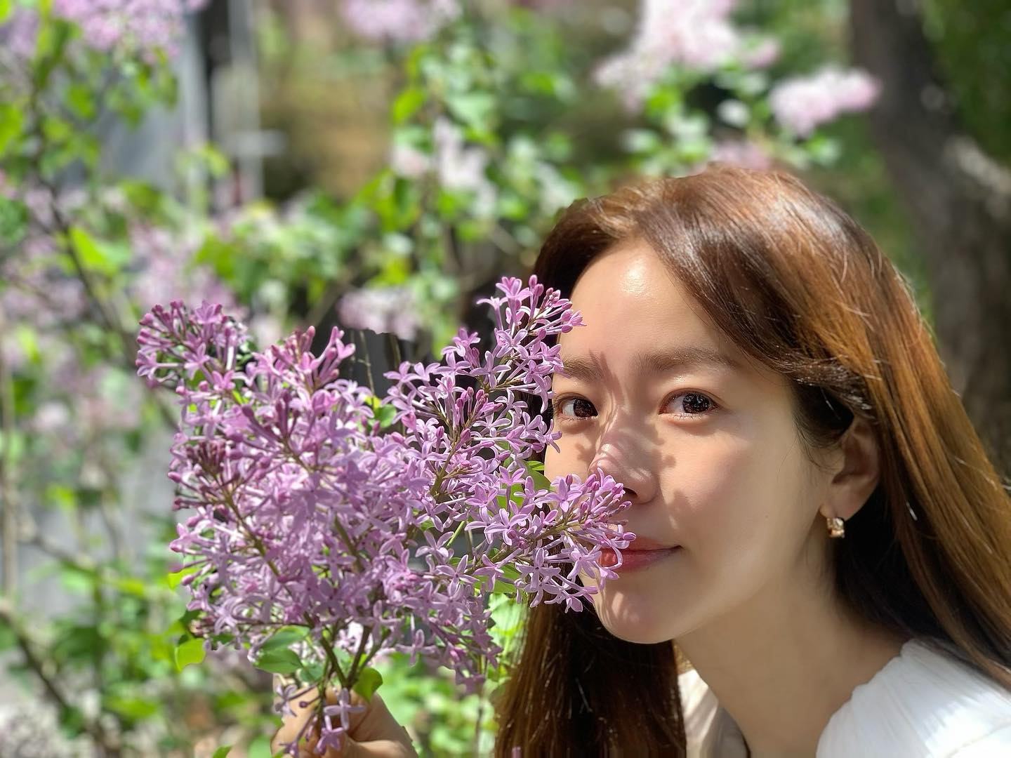 Han Ji Min đăng tải bức ảnh mới nhất khoe trọn gương mặt mộc hoàn hảo