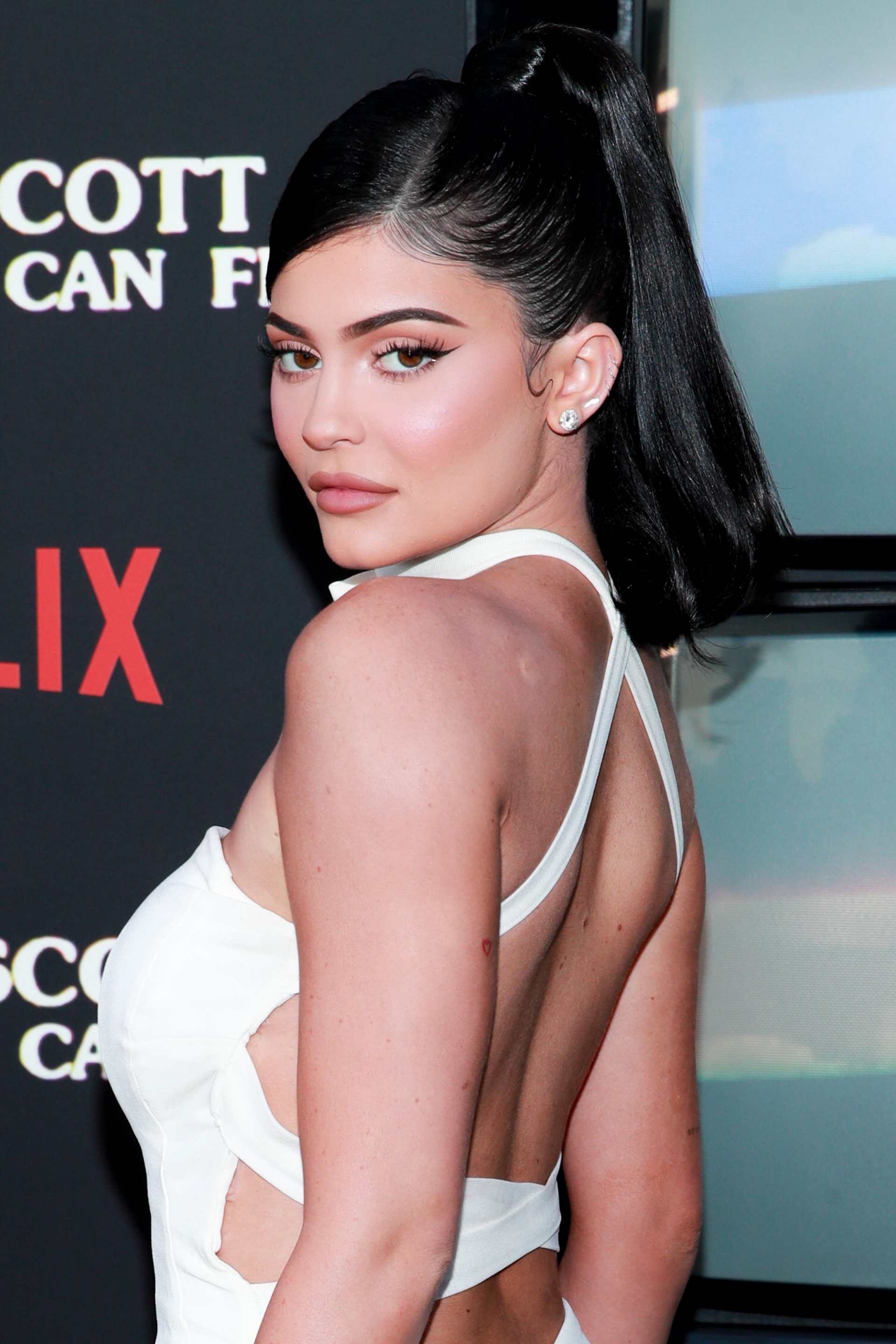 Forbes từng tước đi danh hiệu tỷ phú của Kylie Jenner