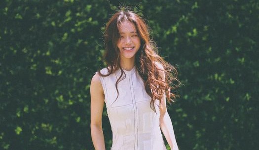 Linh Ka gây thương nhớ với bộ ảnh khoe vẻ trong veo ở tuổi 19