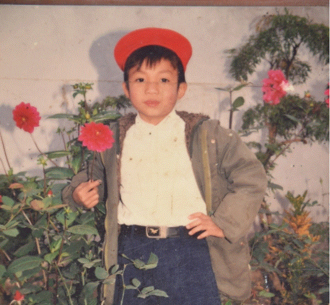 Cậu bé Linh lúc nhỏ.