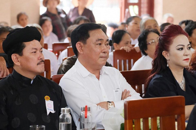 Ông Võ Hoàng Yên và vợ chồng bà Hằng tại phiên làm việc giữa các bên ở TP.HCM