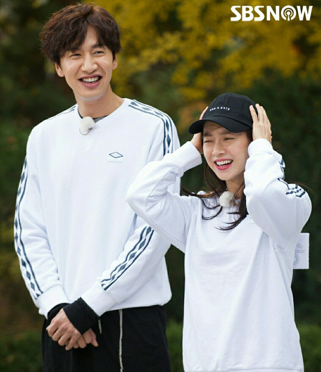 ...Lee Kwang Soo và Ji Hyo trong Running Man.