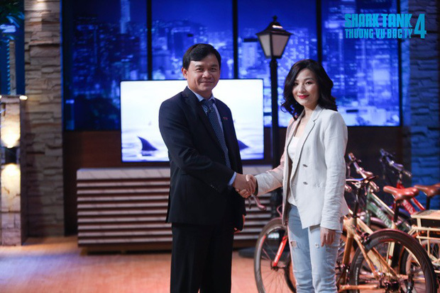 Shark Phú gây chú ý khi gật đầu chốt 'deal' với start-up là một nữ CEO xinh đẹp