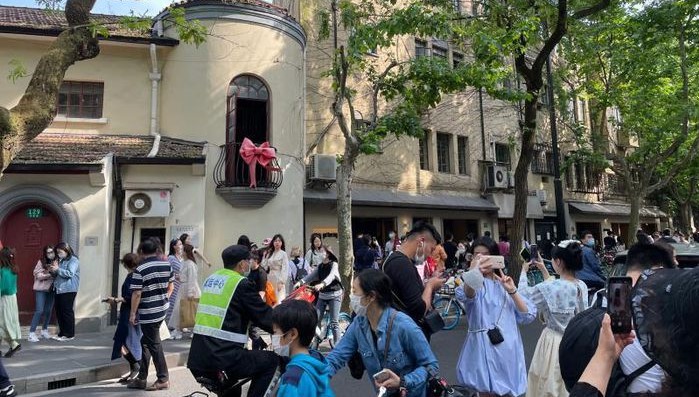 Cụ bà phải chuyển đi nơi khác vì nhà bất ngờ thành điểm check in hot