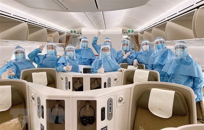 Nữ tiếp viên Vietnam Airlines dậy sóng MXH vì kể xấu khu cách ly tập trung 
