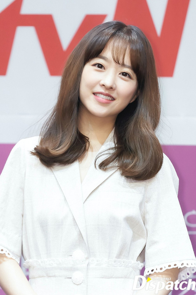 Park Bo Young gây ấn tượng mạnh mẽ bởi vẻ ngoài trẻ trung, đáng yêu như búp bê