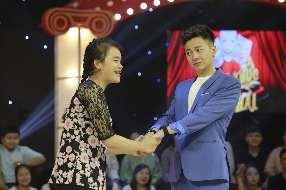 "Thánh sún" Ngân Thảo sau 2 năm Thách Thức Danh Hài: Hết sún, làm giám đốc