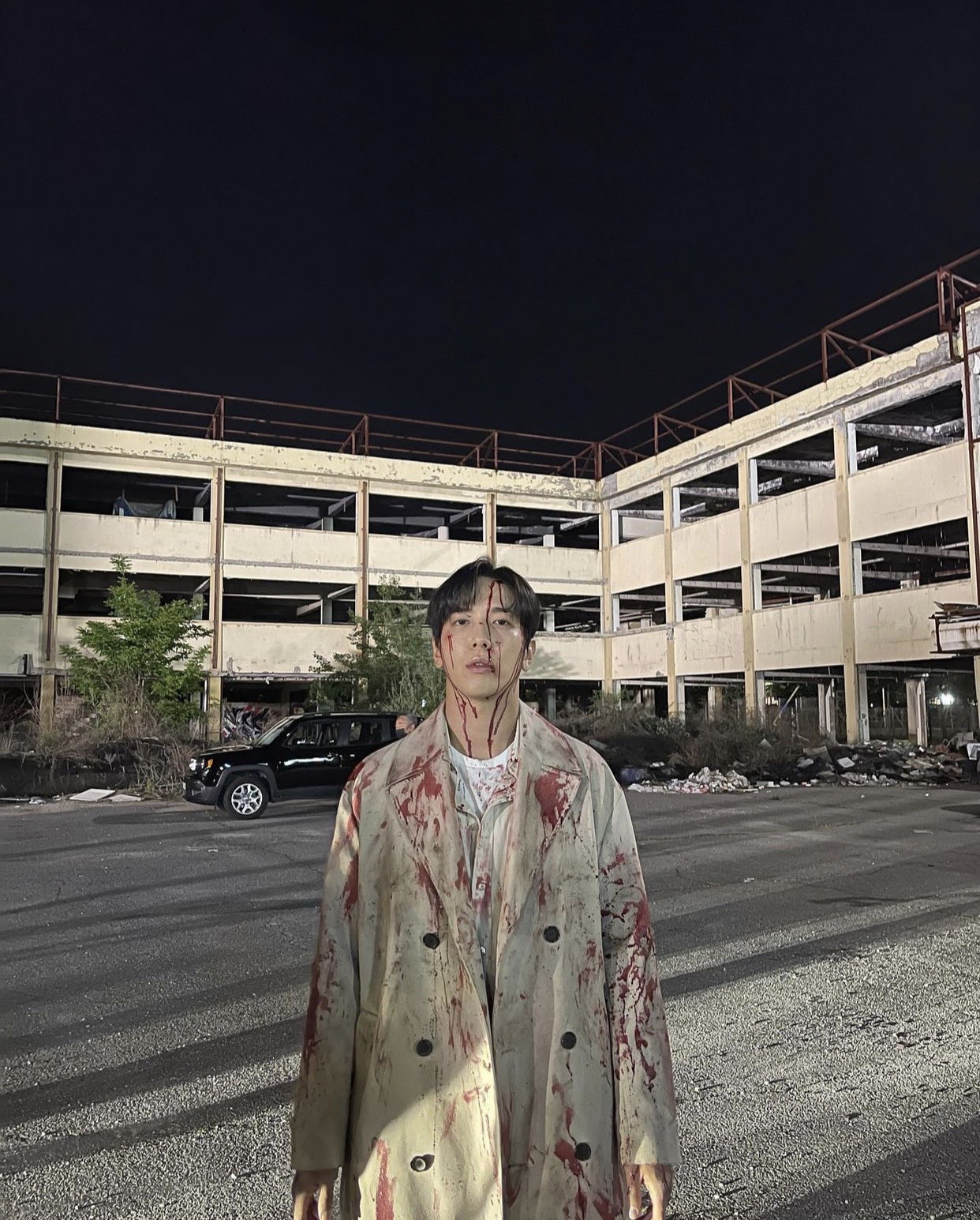 Yong Hwa (CNBLUE) đăng ảnh người bê bết máu me
