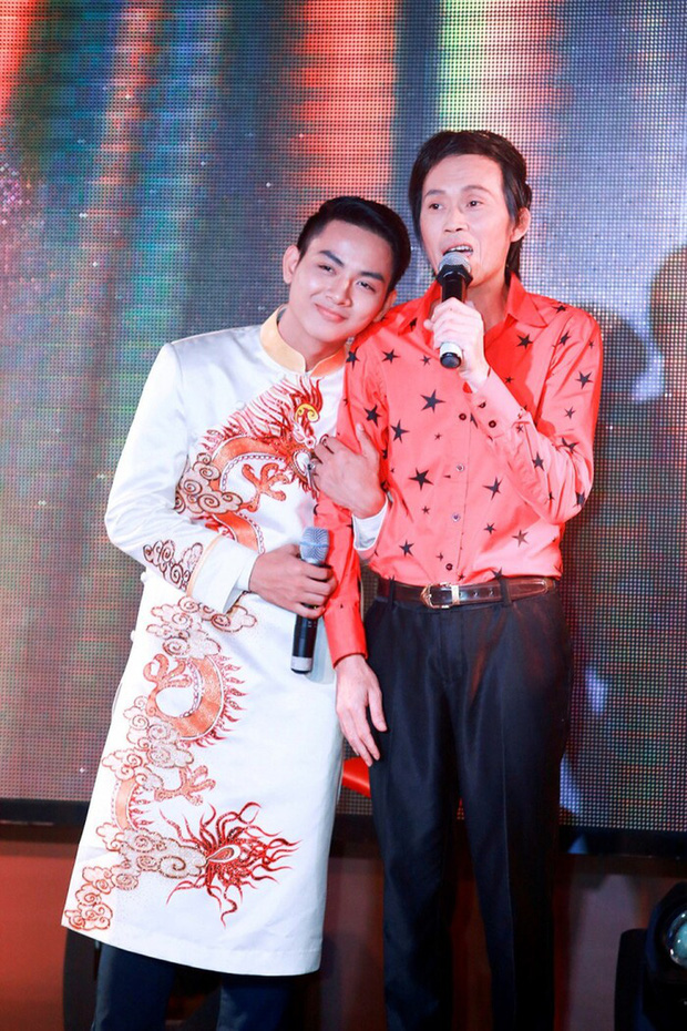 Công chúng không còn nhìn thấy bóng dáng 2 cha con Hoài Lâm - Hoài Linh xuất hiện cùng nhau trên sân khấu hay đời thường