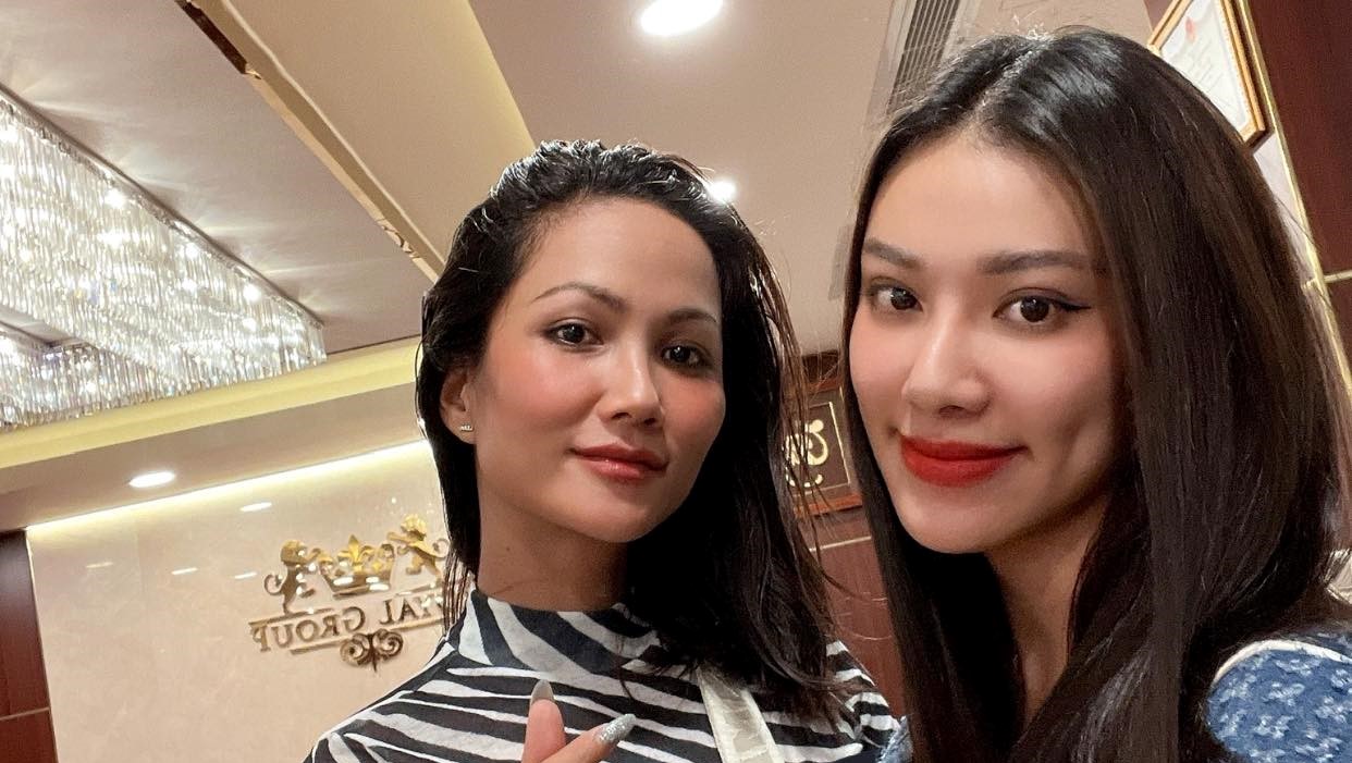 Á hậu Kim Duyên và Top 5 Miss Universe 2018 H'Hen Niê cùng chung khung hình, ai "nhỉnh" hơn ai?
