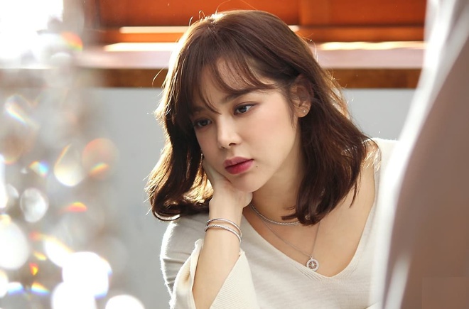 Park Si Yeon sở hữu vẻ ngoài xinh đẹp, quyến rũ nhưng lại gắn mác 'Hoa hậu dao kéo'