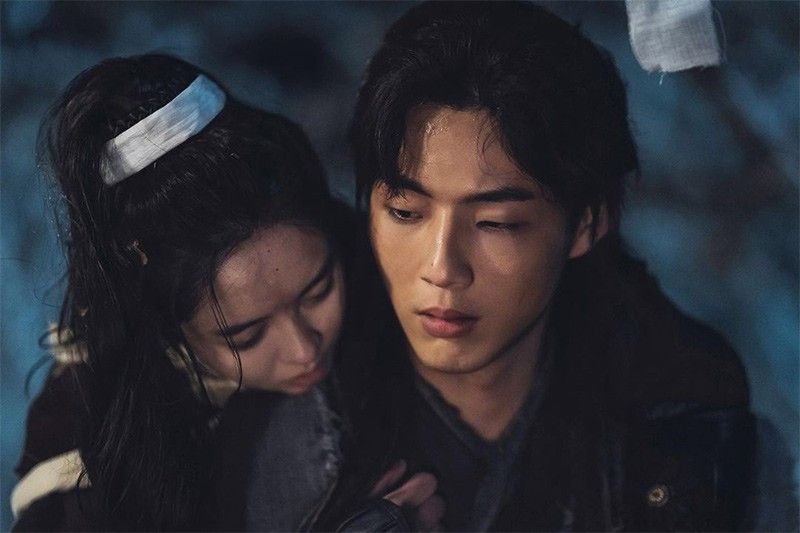 Ji Soo đã ngay lập tức bị cắt vai khỏi bộ phim đang phát sóng Sông Đón Trăng Lên dù phim này anh đang đóng chính.