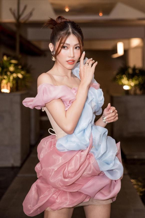 Người đẹp gốc Lâm Đồng là đại diện cho thế hệ người mẫu mới đầy tiềm năng với phong thái tự tin, bản lĩnh.