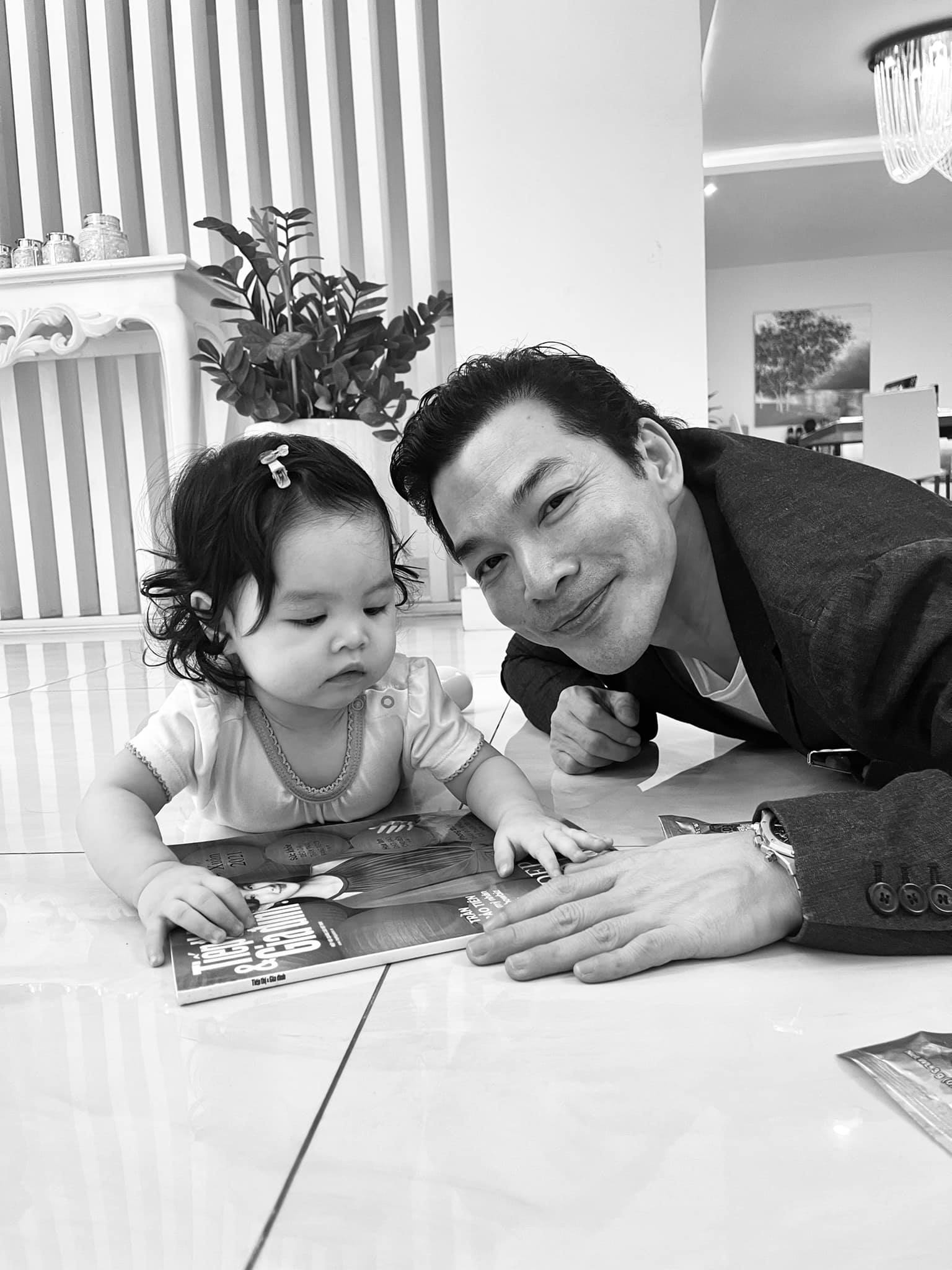 Trần Bảo Sơn đăng tải những bức ảnh của cô con gái thứ hai 9 tháng tuổi tên là Kendall Trần sau thời gian kín tiếng.
