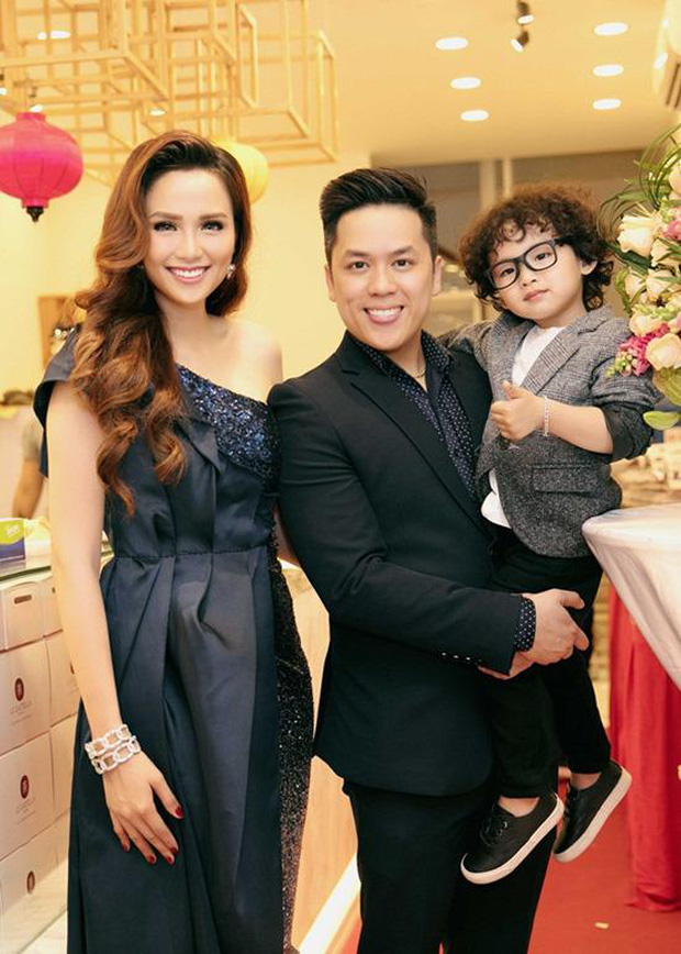 Hoa hậu Diễm Hương cạnh chồng Quang Huy và con trai