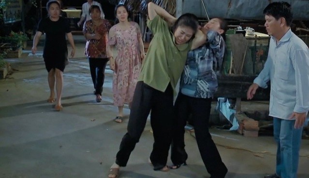 Diễn viên Lê Phương bị