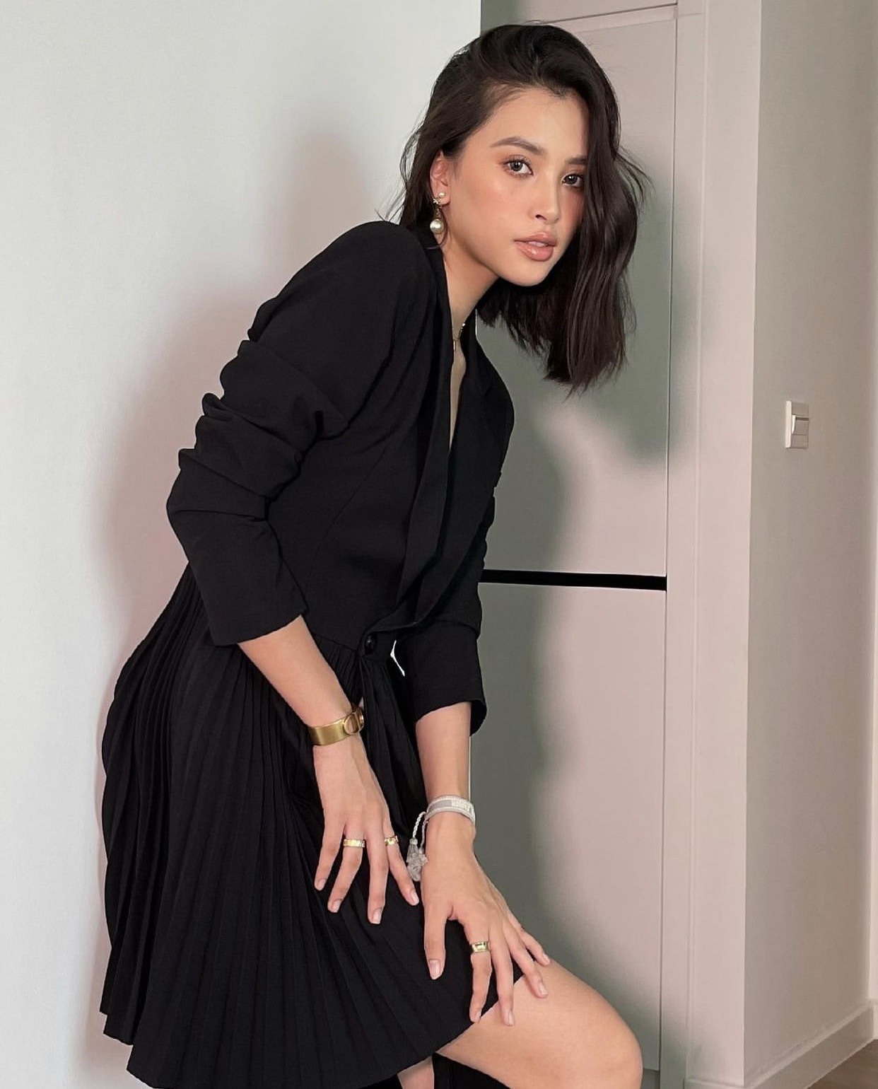 Bộ trang phục làm tăng vẻ sang chảnh, quyến rũ cho Hoa hậu Việt Nam 2018