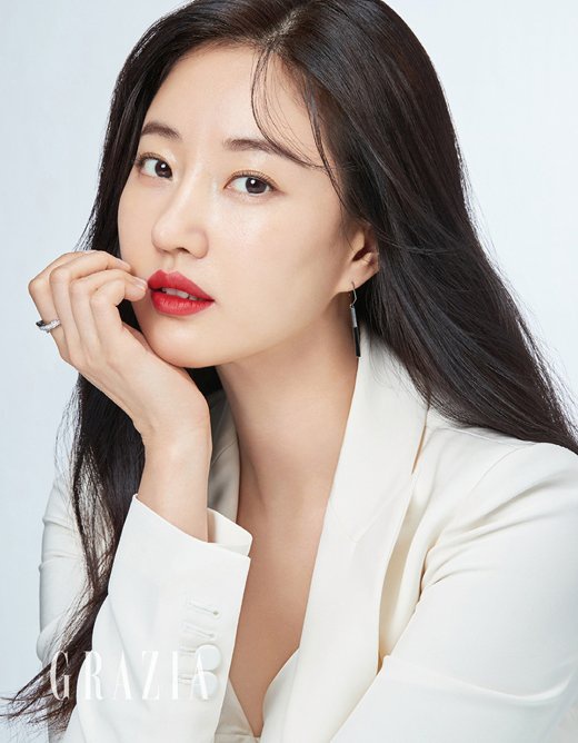 Nhan sắc của Kim Sa Rang từng được dân Hàn ca ngợi và đặt cho những danh hiệu như 'Hoa hậu sở hữu gương mặt đẹp nhất'