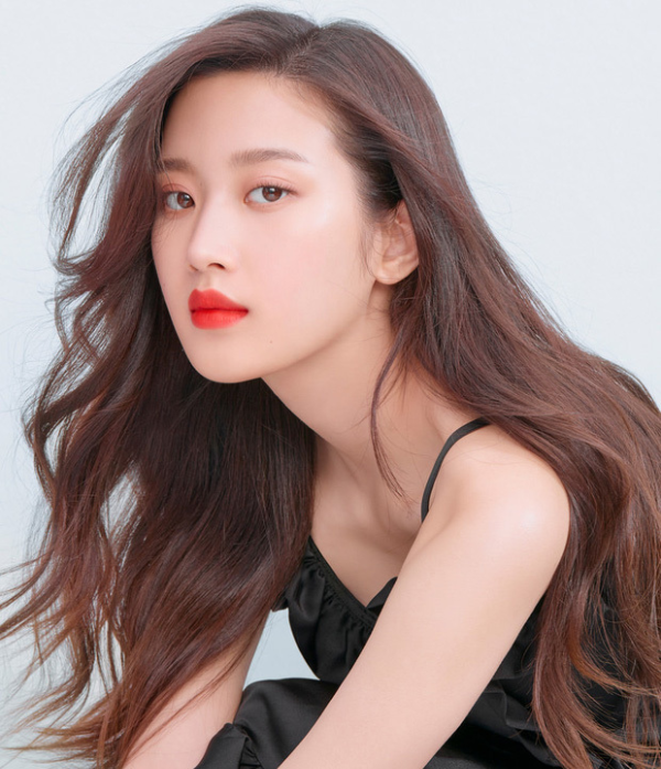 Moon Ga Young sở hữu vẻ ngoài xinh đẹp, ngọt ngào, thần thái thu hút và diễn xuất ấn tượng