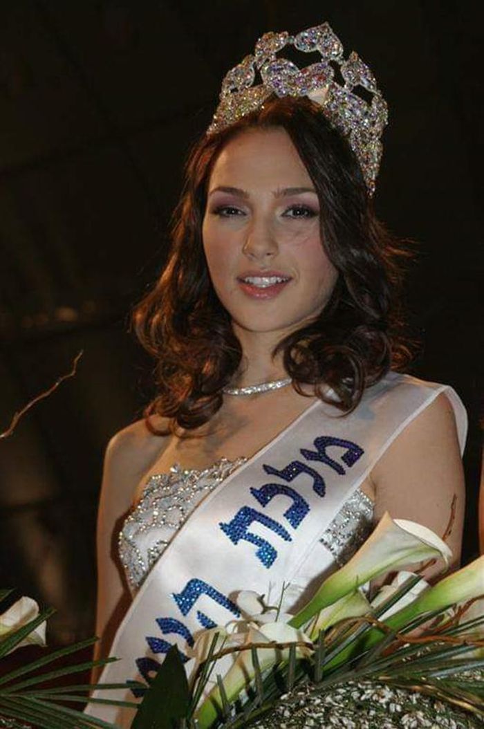 Gadot từng đoạt giải Hoa hậu Israel 2004