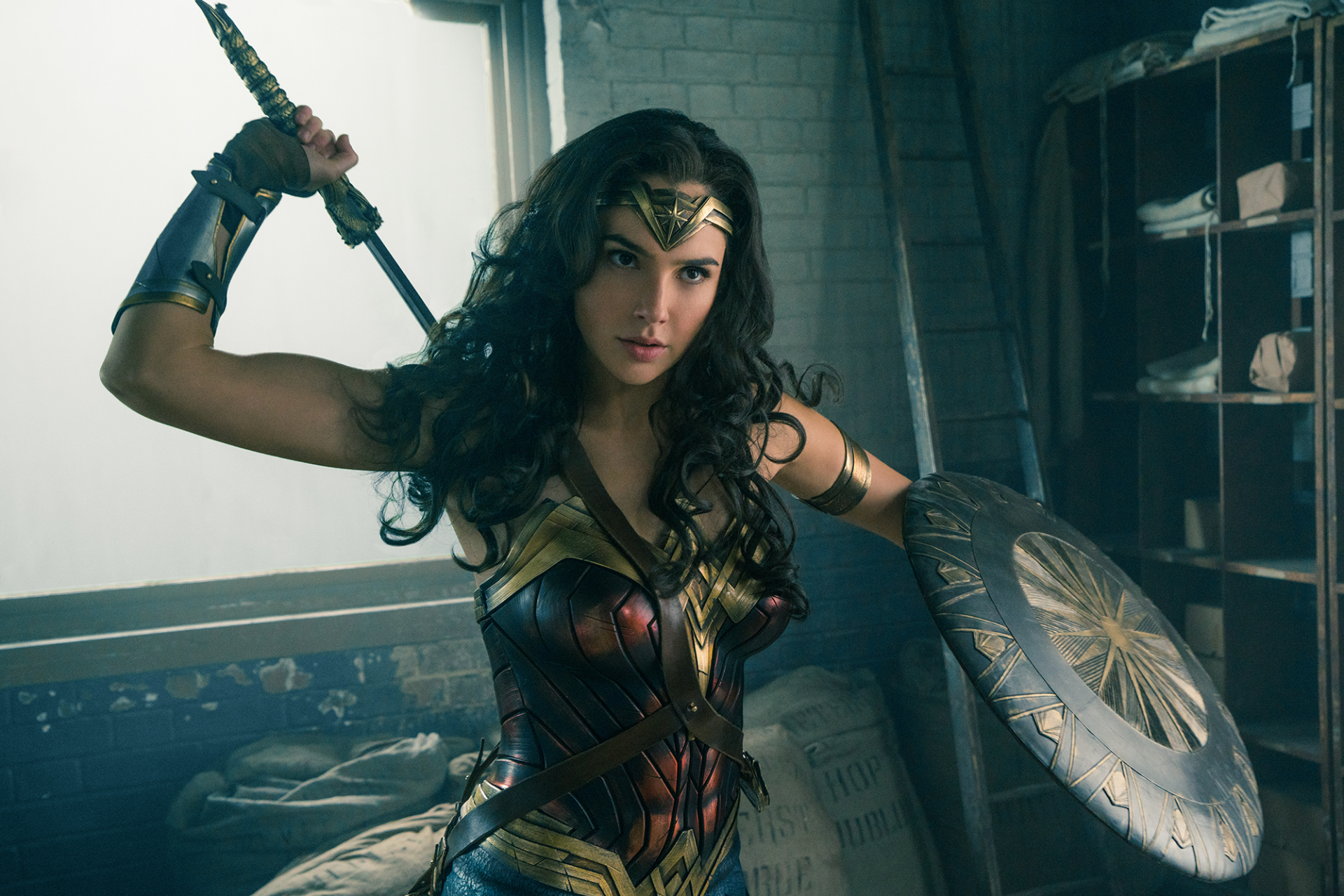 Tạo hình của Gadot trong Wonder Woman.