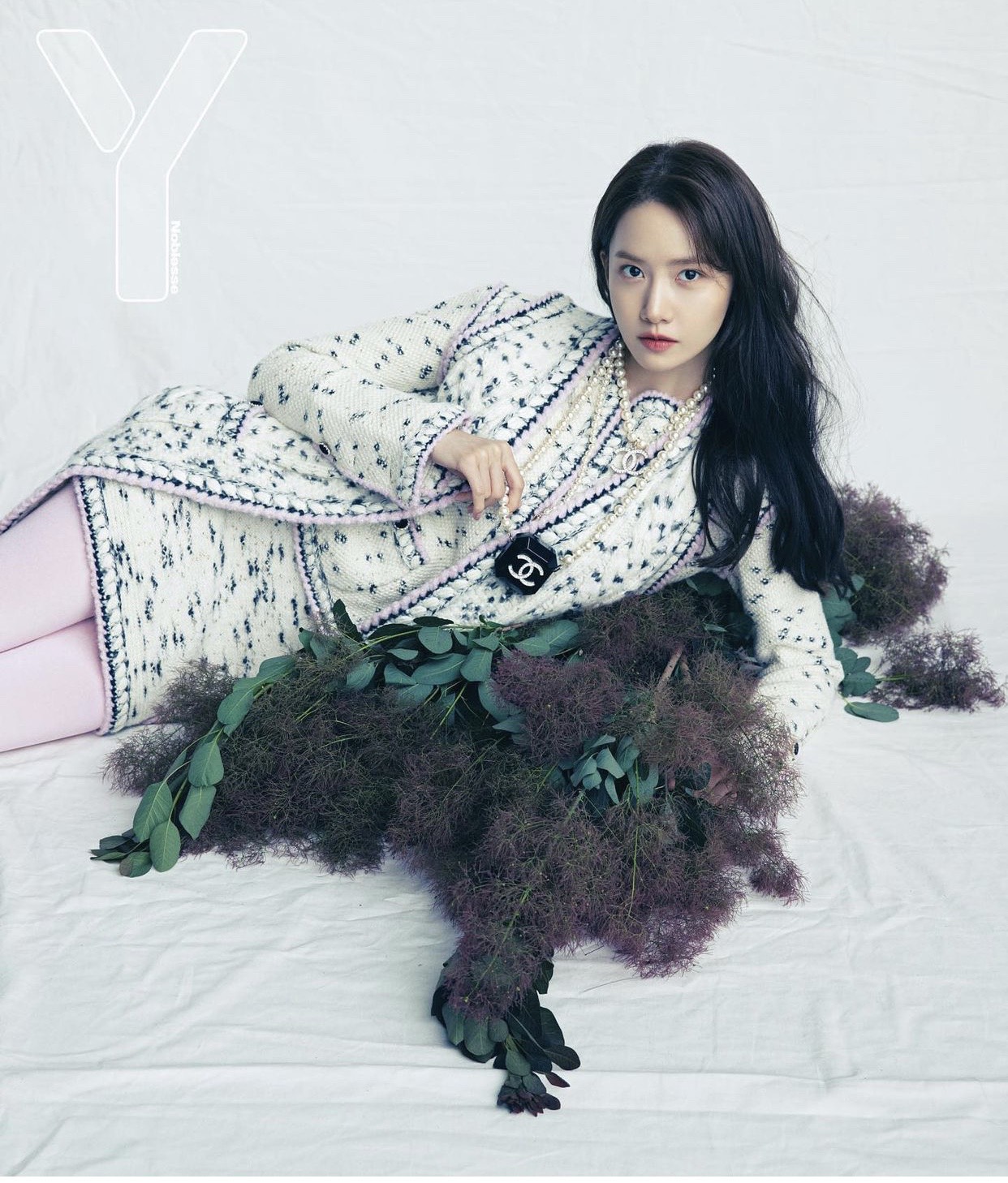Yoona (SNSD) chia sẻ loạt ảnh chụp quảng cáo cho tạp chí Y Magazine