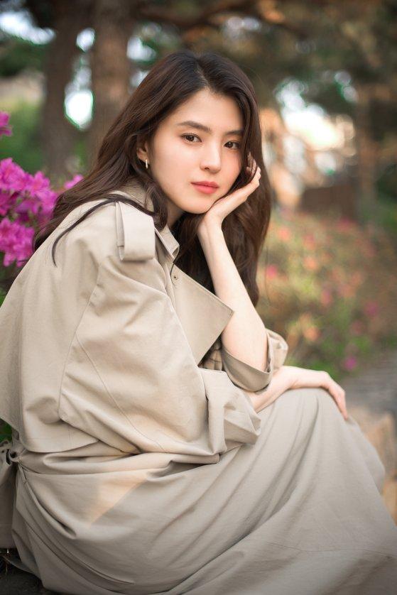 Han So Hee được gọi là 'bản sao Song Hye Kyo' bởi nhan sắc tương đồng của cô và đàn chị nổi tiếng. 