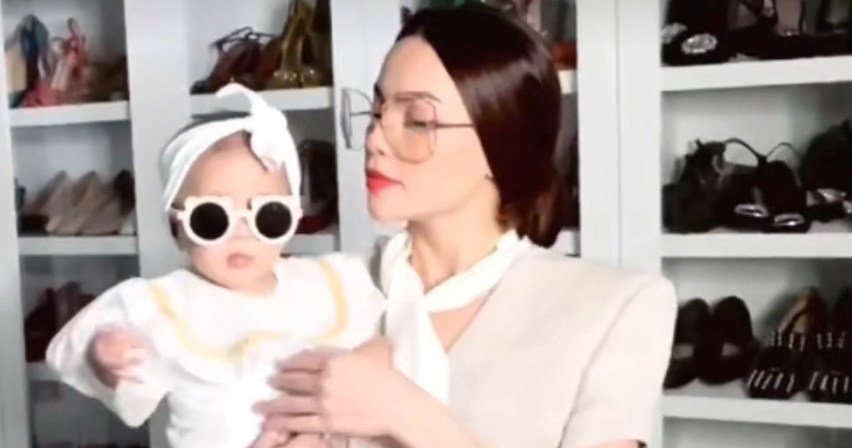Hồ Ngọc Hà biến hình thành "vú em" sang chảnh cùng con gái Lisa