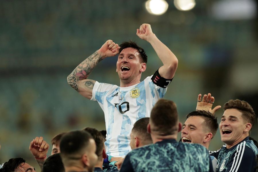 Vừa vô địch Copa America, Messi lập tức gọi video ăn mừng với bà xã - Ảnh 7