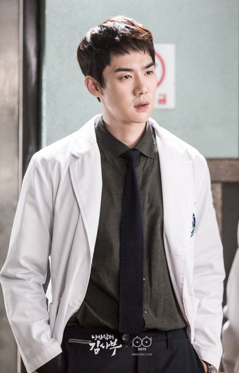 Yoo Yeon Seok rất có duyên với vai diễn bác sĩ