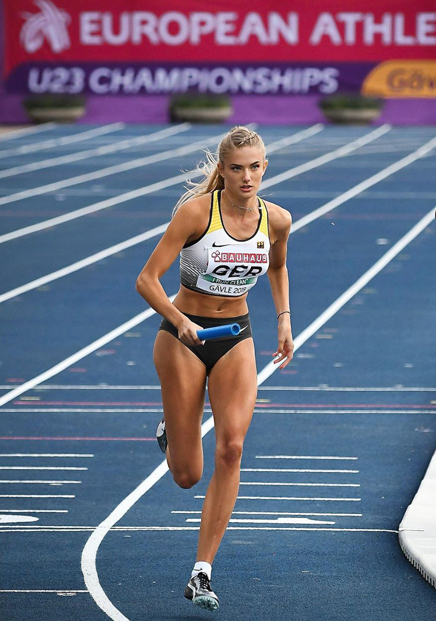 Alica Schmidt từng đại diện nước Đức giành huy chương bạc ở nội dung chạy tiếp sức 4x400m nữ tại giải Điền kinh U20 châu Âu năm 2017