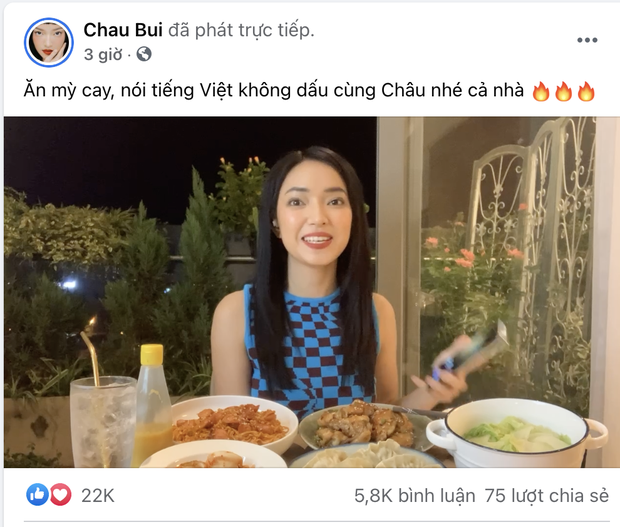 Châu Bùi tổ chức buổi livestream mukbang, vừa ăn mỳ cay, vừa chơi minigame 'đọc tiếng Việt không dấu'
