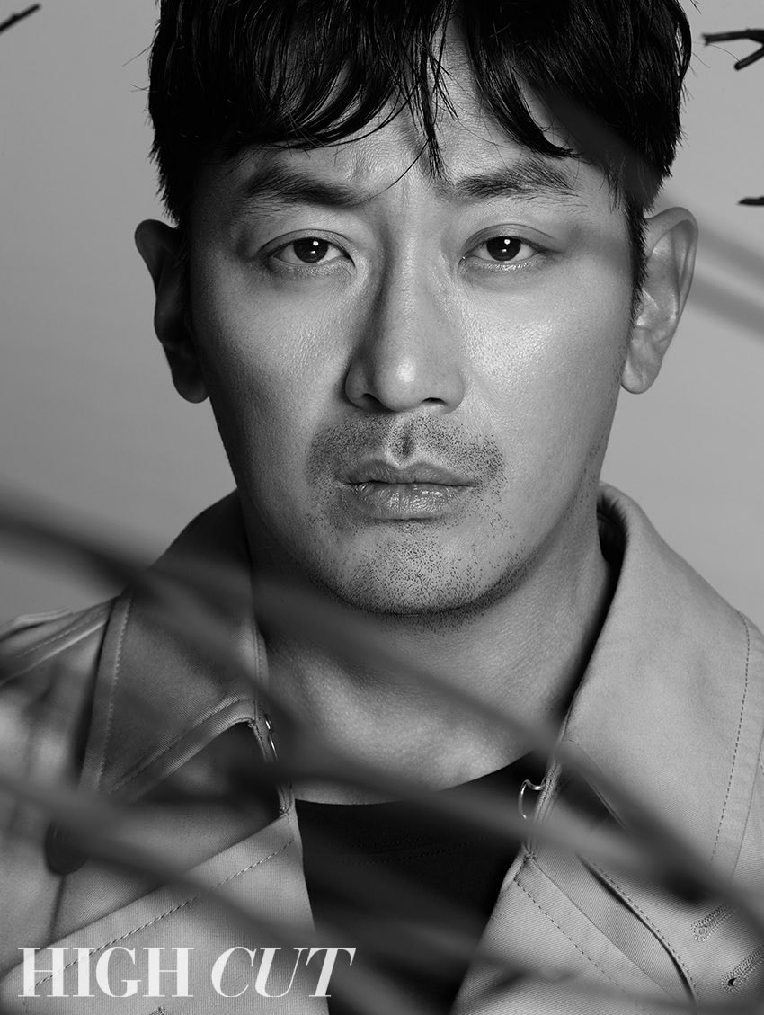 Ha Jung Woo là ai? 'Ông hoàng phòng vé', con trai tài tử Kim Yong Gun  - Ảnh 8