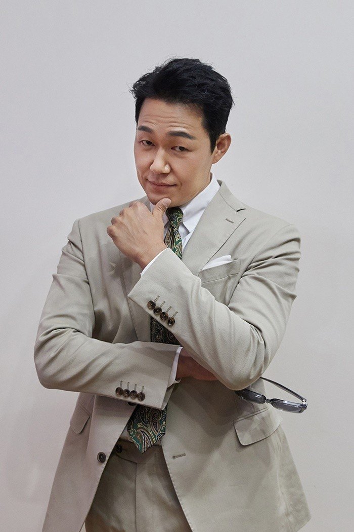 Bộ phim còn có sự tham gia của nam diễn viên Park Sung Woong.
