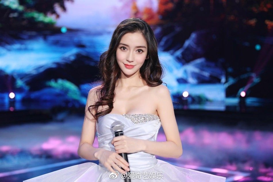 Angela Baby là ai? Cô dâu bạc tỷ, bình hoa di động màn ảnh Hoa ngữ