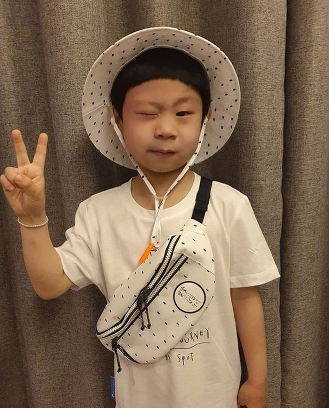 Dù chỉ mới 7 tuổi nhưng Kim Jun đã sở hữu kinh nghiệm diễn xuất vượt trội hơn những sao nhí cùng trang lứa