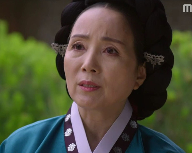 Bà được mệnh danh là 'bà mẹ tần tảo' của màn ảnh Hàn.