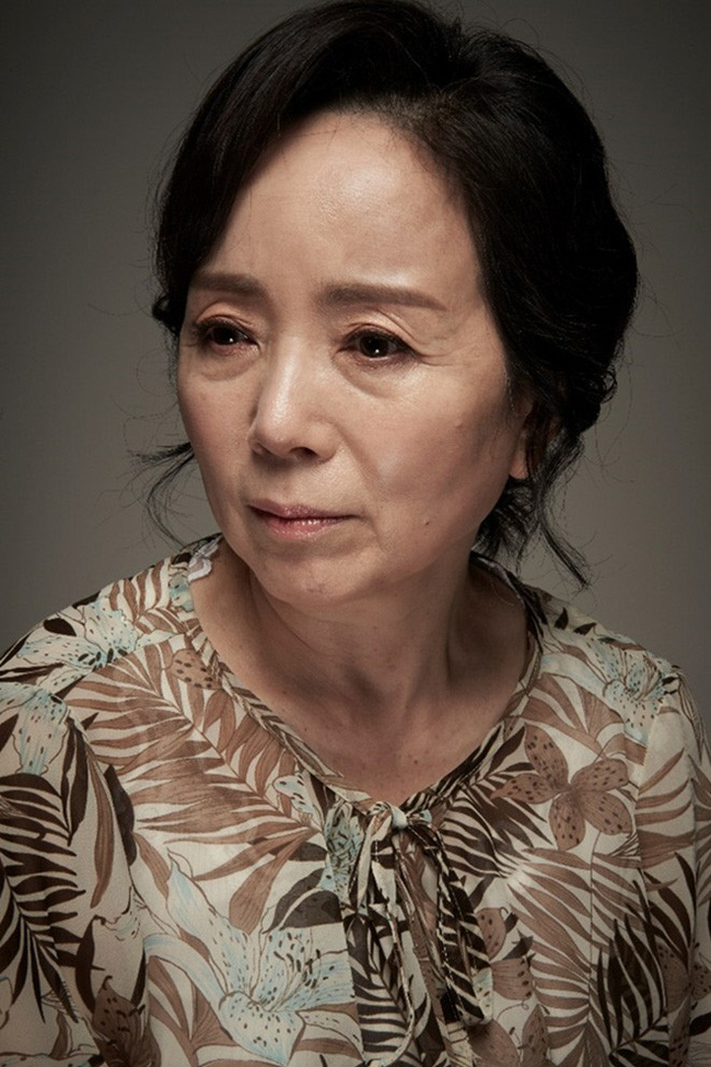 Kim Min Kyung là ai? 'Bà mẹ tần tảo' của màn ảnh Hàn, gắn liền với những vai diễn khắc khổ - Ảnh 7