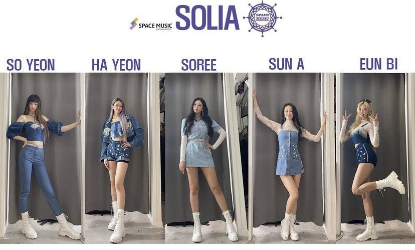 Nhóm gồm 5 thành viên là Hayeon, Soree, Suna, Soyeon và Eunbi.