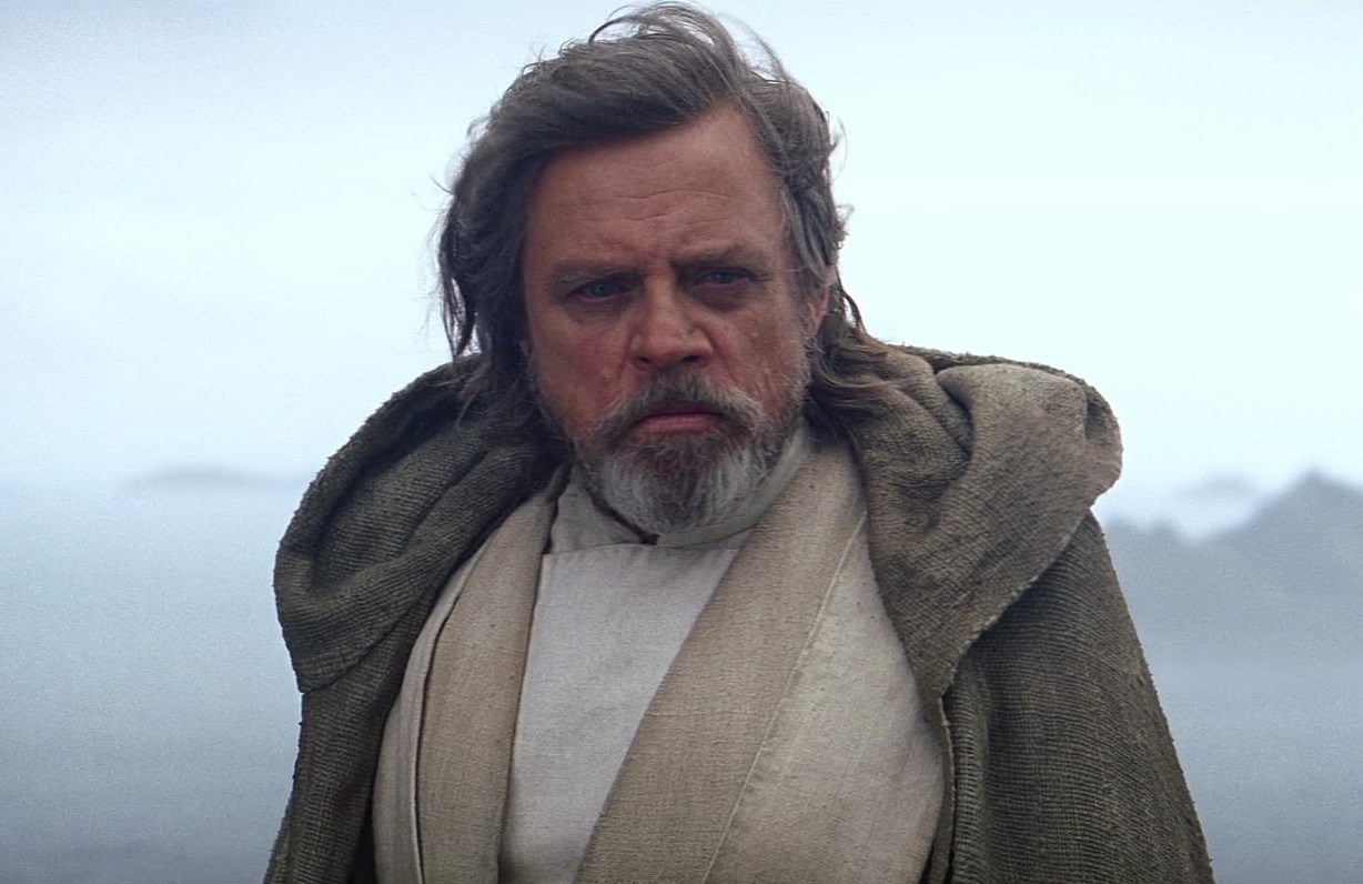 Chỉ xuất hiện vỏn vẹn 30 giây và gần như không có lời thoại, sao nam Mark Hamill đã nhận được khoản thù lao từ 1 đến 3 triệu USD cho cảnh quay đứng im và bỏ mũ trùm đầu trong phim 'Star Wars: The Force Awakens' (2015).